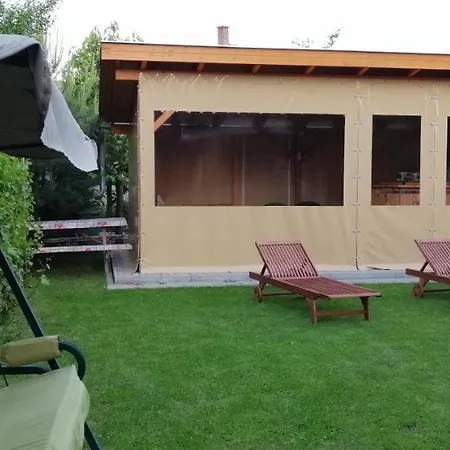 Apollo Vendeghaz * Edeleny