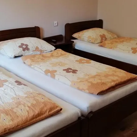 Apollo Vendeghaz Апартаменты Edeleny