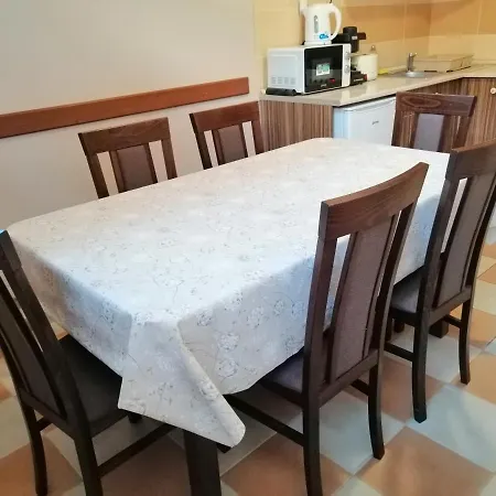 Apollo Vendeghaz * Edeleny