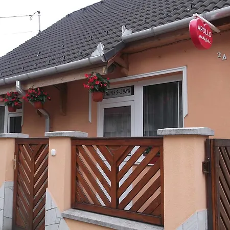 Апартаменты Apollo Vendeghaz Edeleny